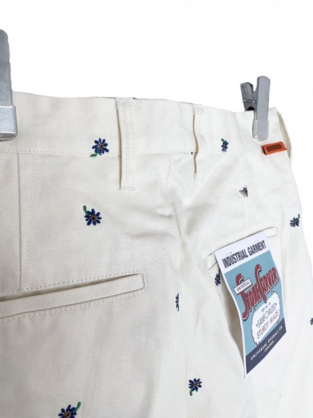 NON TOKYO(ノントーキョー) FLOWER EMBROIDERY TUCK PANTS WH